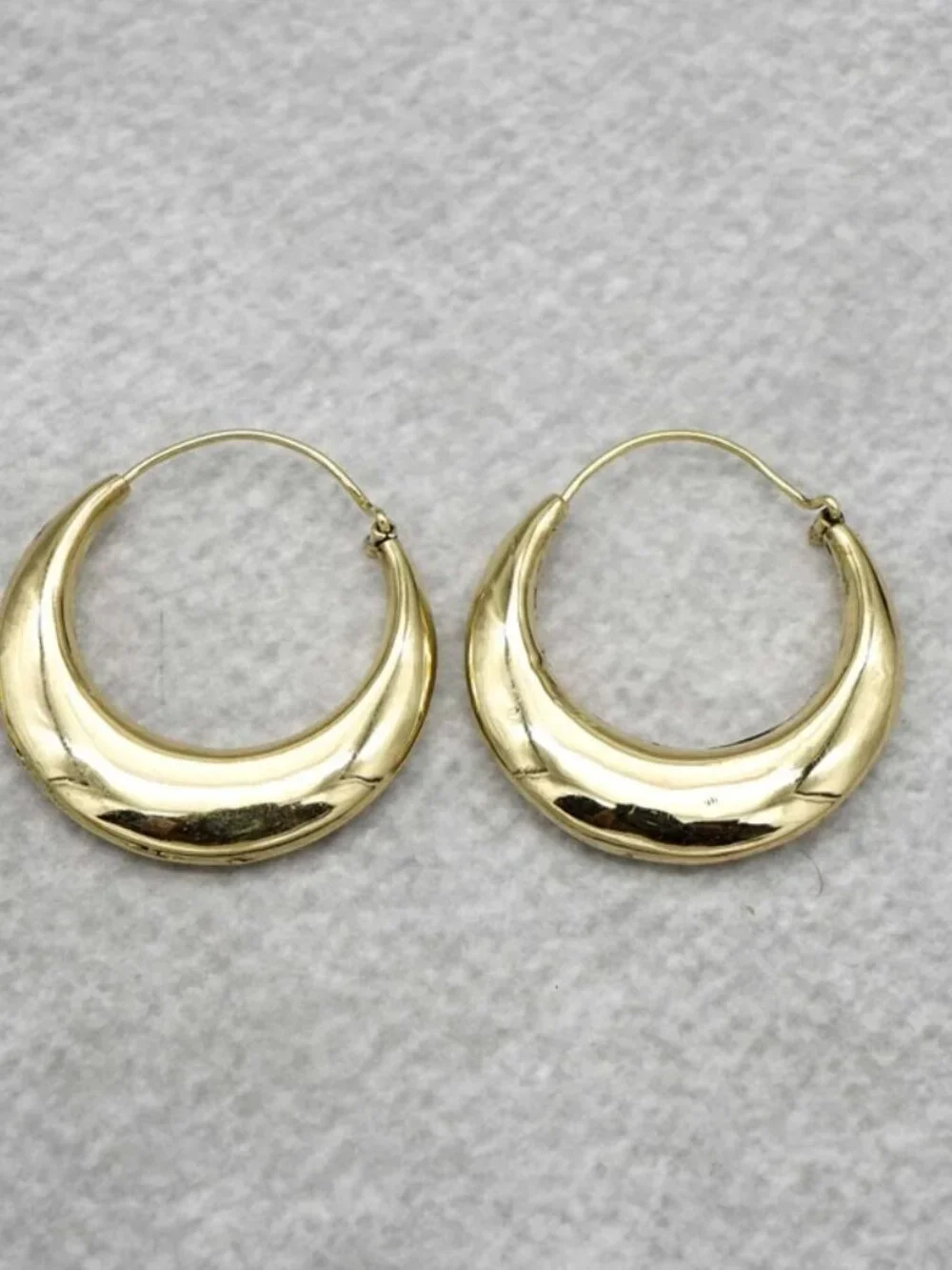 avniminimalist Chunky Gold Hoop Earrings: Lightweight, Hypoallergenic Brass Hoop